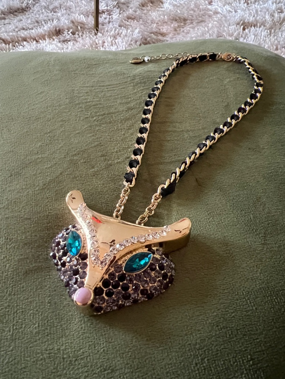 Betsey Johnson Gold Fox Pendant Necklace - Picture 3 of 10